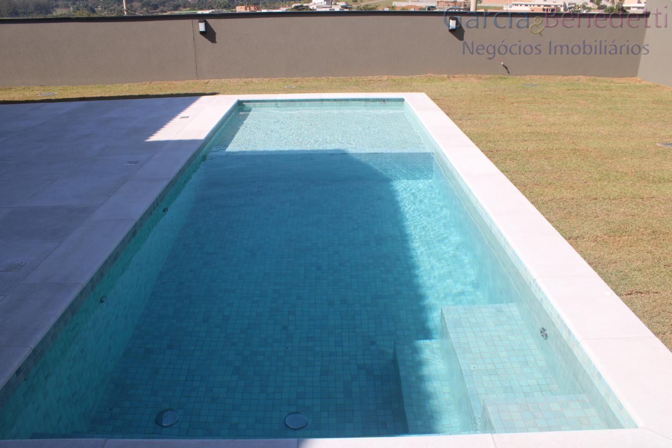 Impecável casa de luxo em condomínio em Jundiaí-SP, bairro Medeiros: 4 quartos, 4 suítes, 3 salas, 5 banheiros, 4 vagas, 325m²!