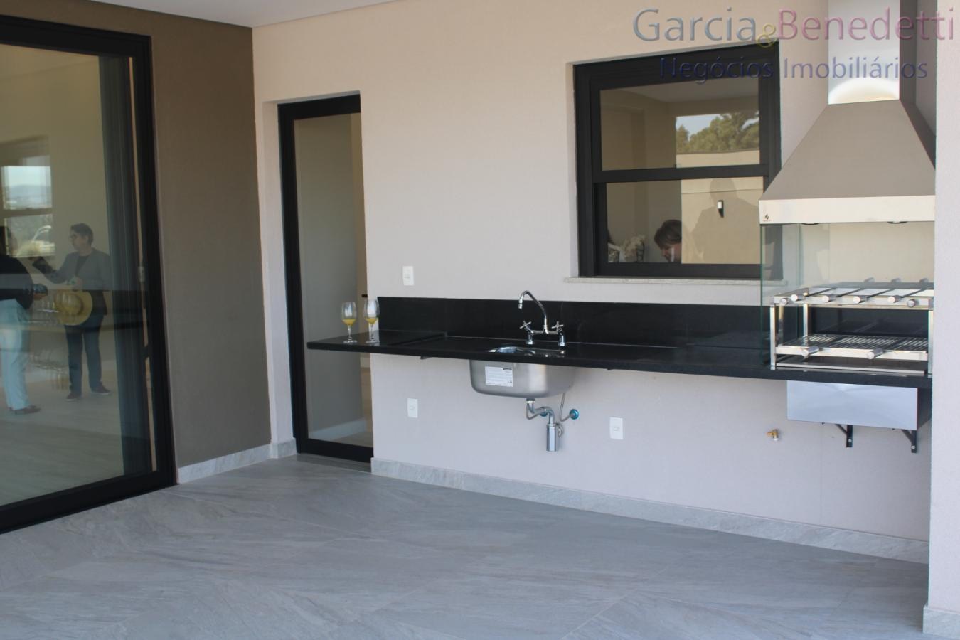 Impecável casa de luxo em condomínio em Jundiaí-SP, bairro Medeiros: 4 quartos, 4 suítes, 3 salas, 5 banheiros, 4 vagas, 325m²!