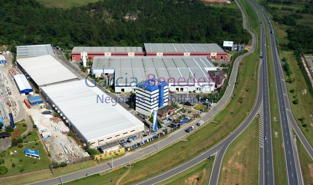 Galpão comercial em condomínio de alto padrão para locação e