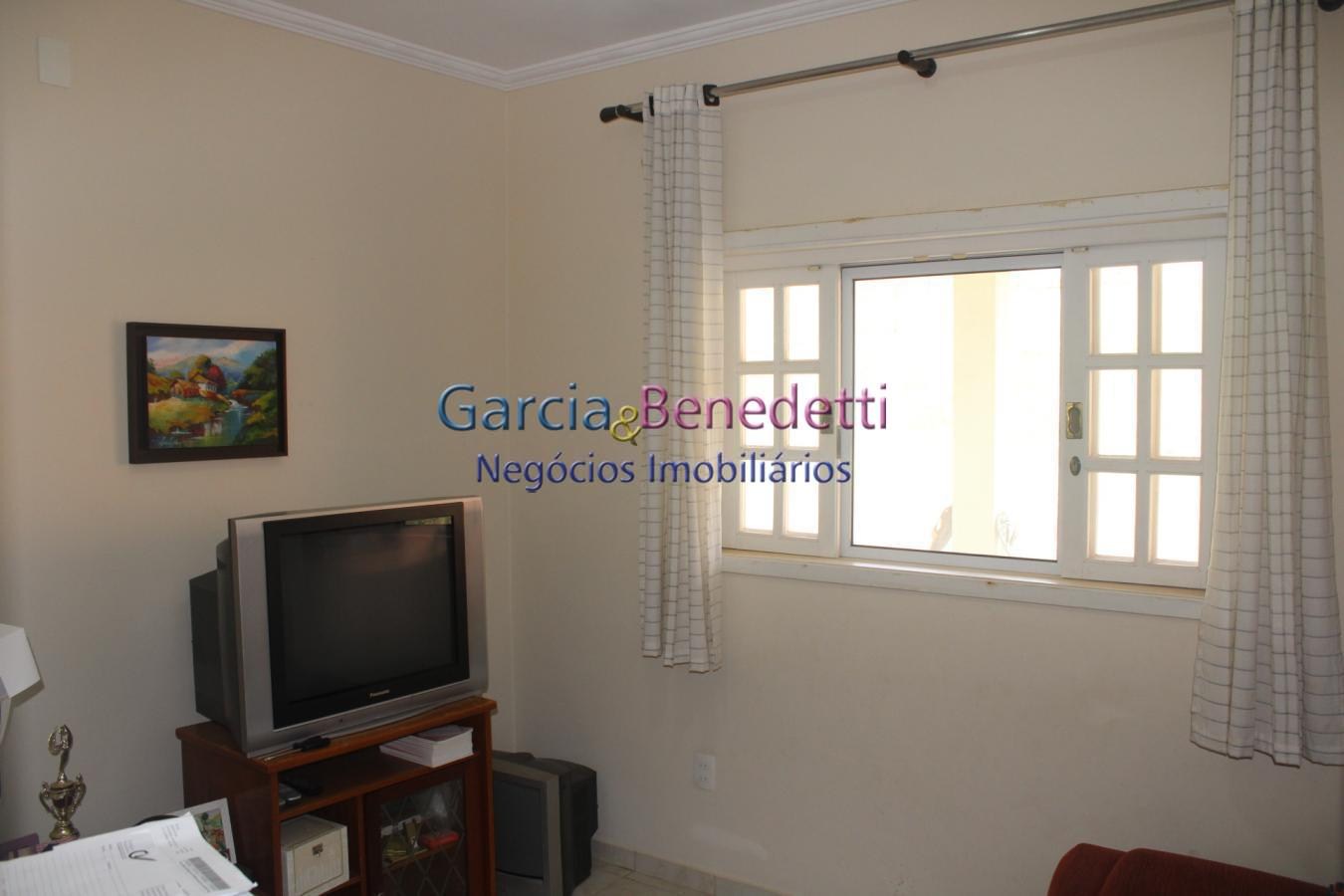 Chácara à venda em Jundiaí-SP, bairro Santa Clara: 4 quartos, 2 suítes, 2 salas, 5 banheiros, 11 vagas, 500m² de área.