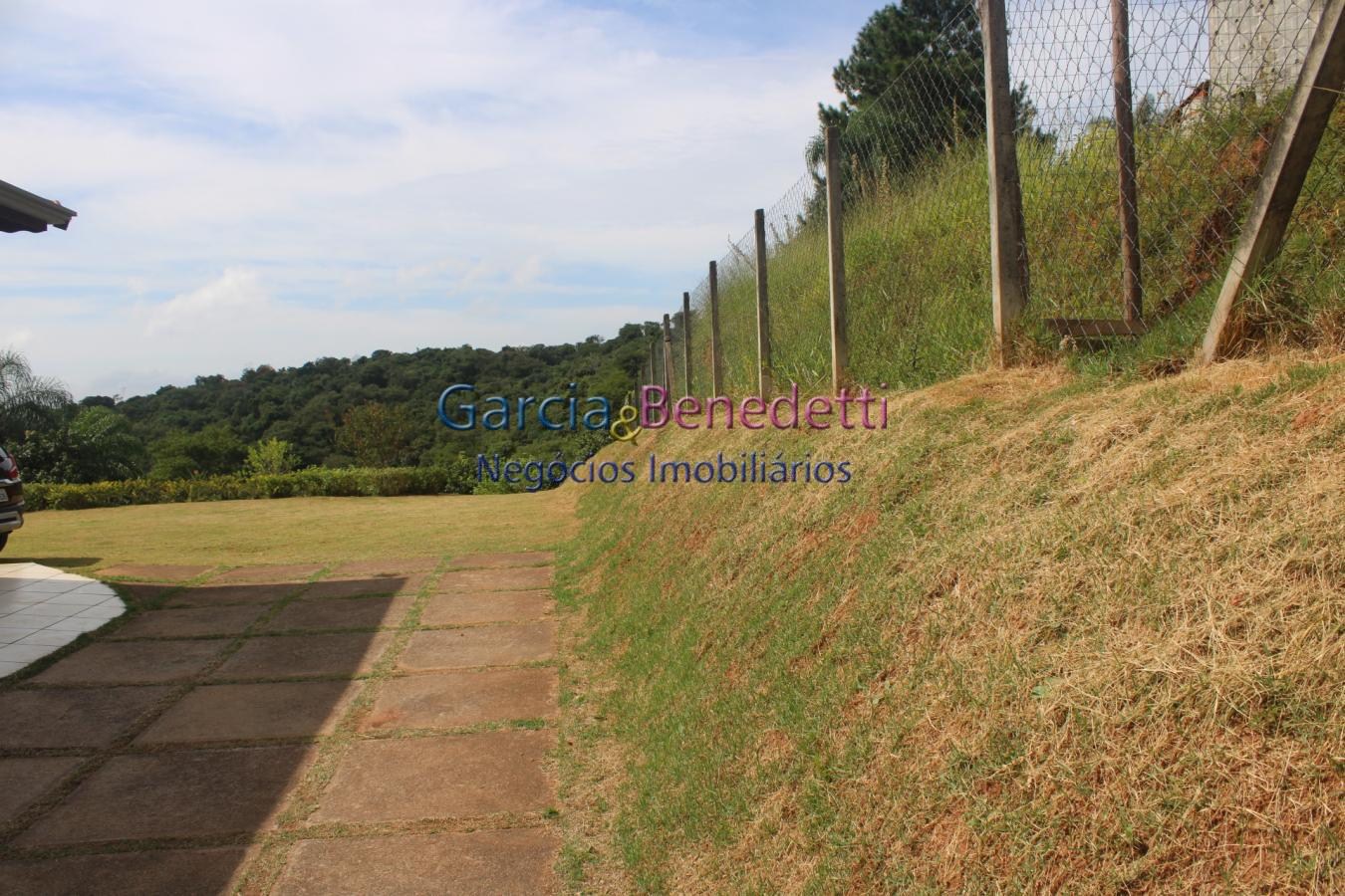 Chácara à venda em Jundiaí-SP, bairro Santa Clara: 4 quartos, 2 suítes, 2 salas, 5 banheiros, 11 vagas, 500m² de área.