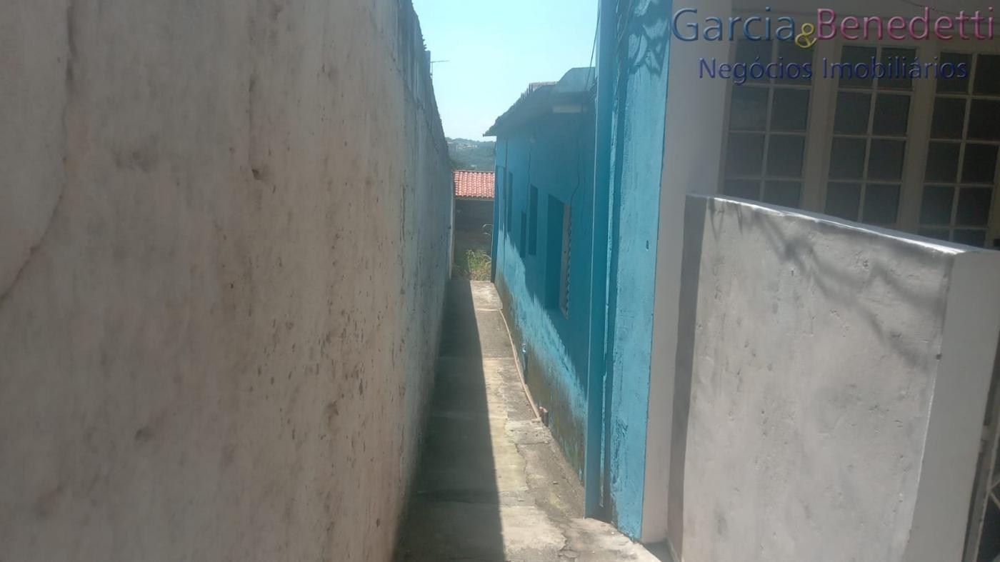 Ótimo imóvel para investimento, com terreno grande a venda e