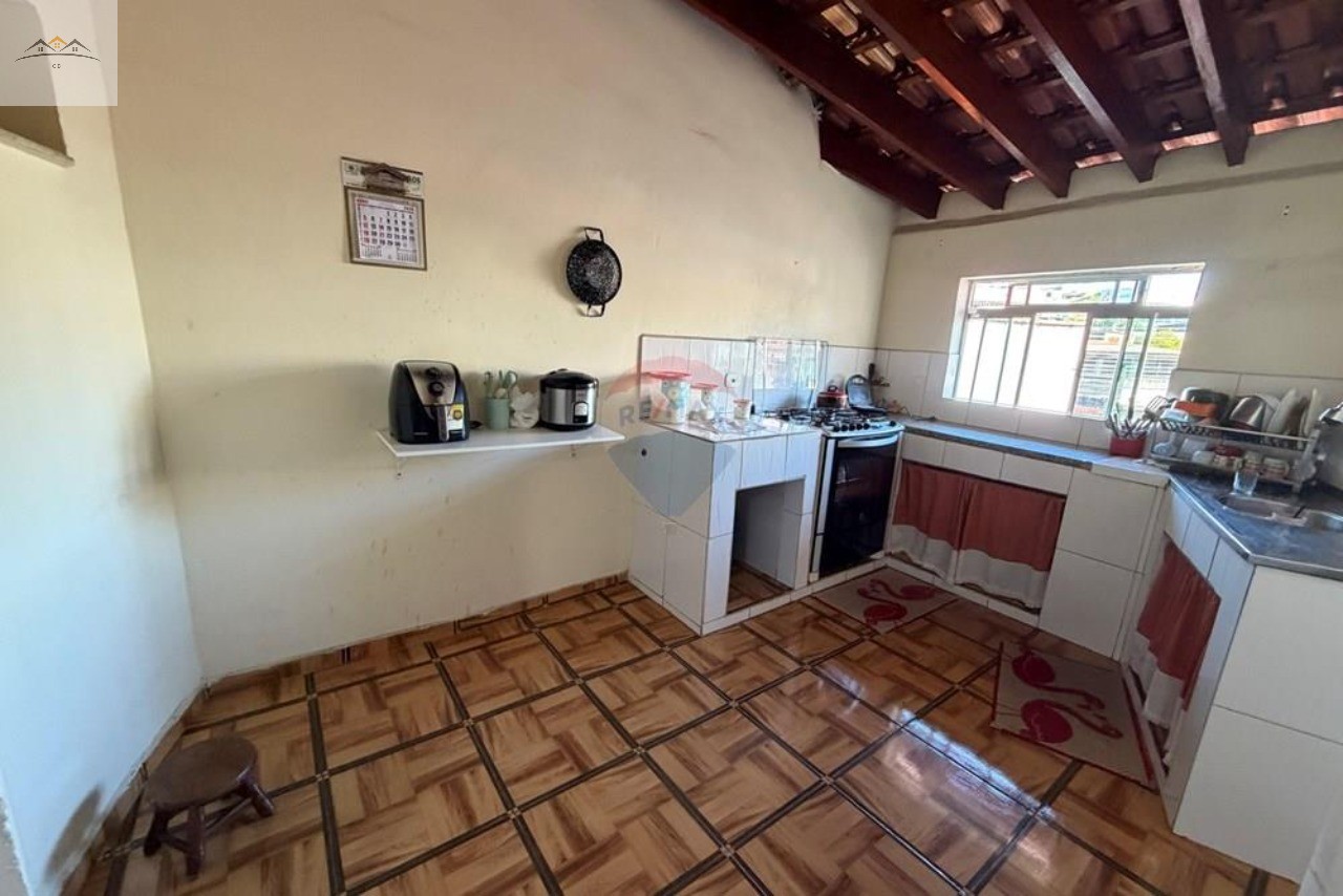 Casa, 4 quartos, 186 m² - Foto 2