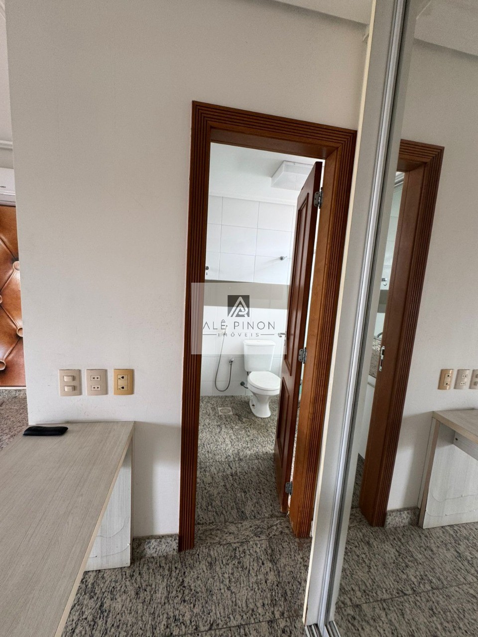 Apartamento de luxo para venda ou locação em Belém-PA, bairro Umarizal, 3 quartos, 3 suítes, 3 salas, 2 vagas, 185m².