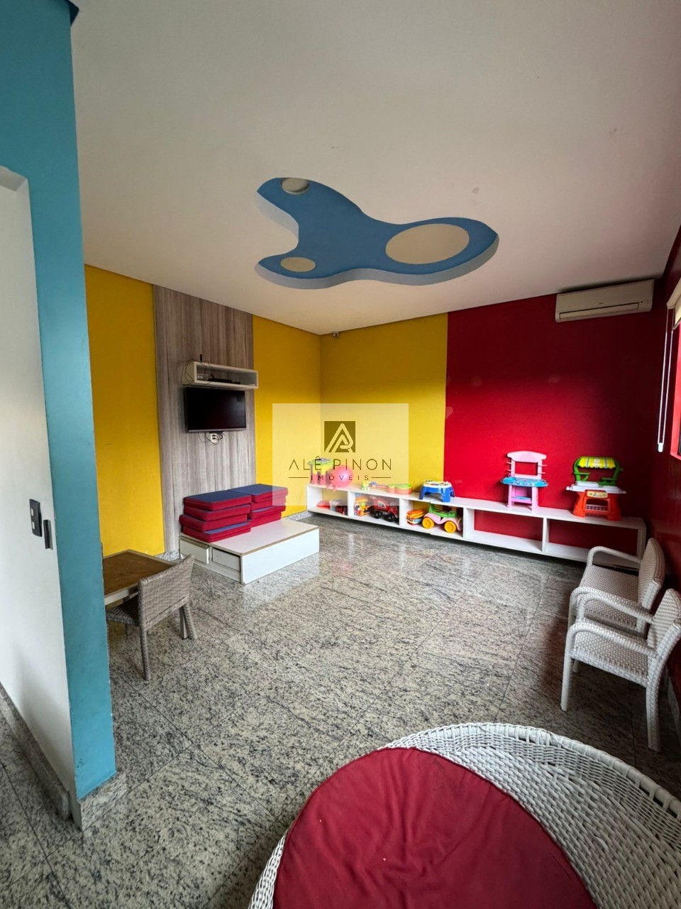 Apartamento de luxo para venda ou locação em Belém-PA, bairro Umarizal, 3 quartos, 3 suítes, 3 salas, 2 vagas, 185m².