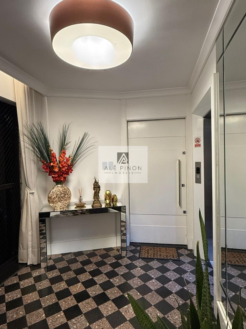 Apartamento de luxo com 4 quartos e 4 suítes no coração de b