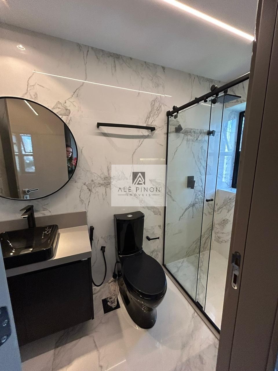 Espetacular apartamento à venda em Belém-PA, bairro Umarizal: 3 quartos, 3 suítes, 1 sala, 5 banheiros, 3 vagas de garagem, 200m²