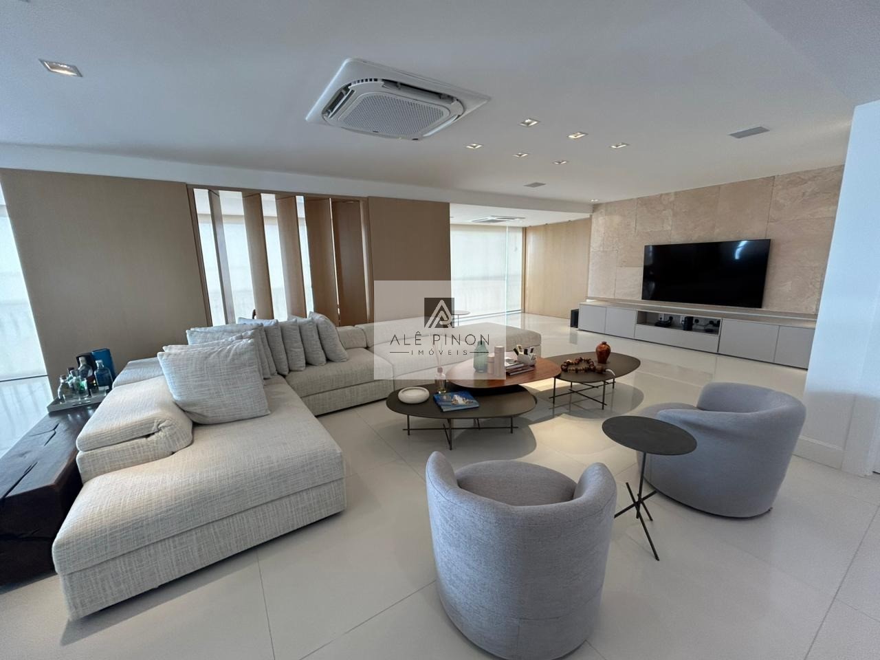 Venda de Apartamento de Luxo com 3 Suítes e 3 Vagas de Garagem na Cidade de - 250m² de Área - Imperdível - Belém