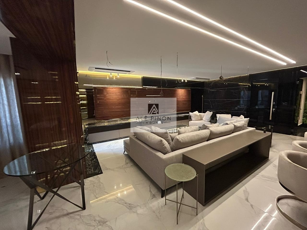 Espetacular apartamento à venda em Belém-PA, bairro Umarizal: 3 quartos, 3 suítes, 1 sala, 5 banheiros, 3 vagas de garagem, 200m²