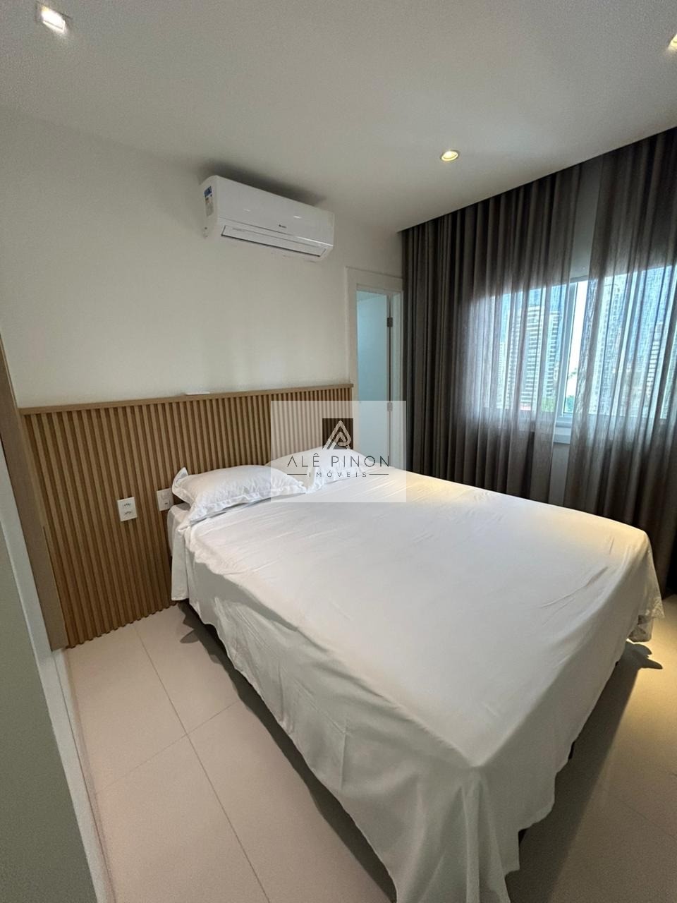 Venda de apartamento de luxo com 3 suítes e 3 vagas de garag