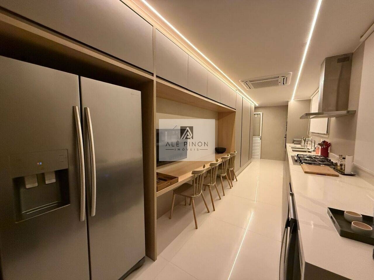 Venda de apartamento de luxo com 3 suítes e 3 vagas de garag