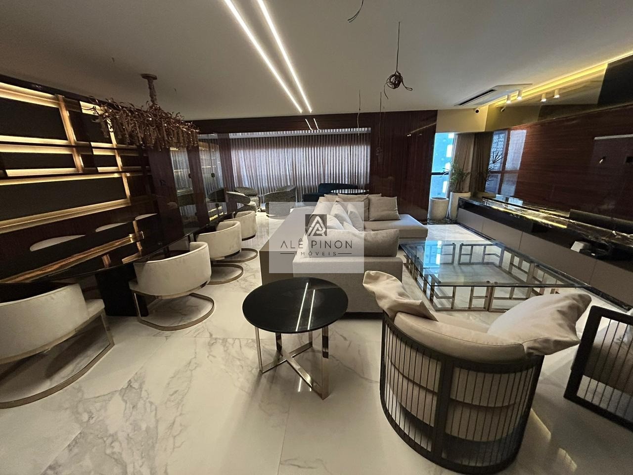 Espetacular apartamento à venda em Belém-PA, bairro Umarizal: 3 quartos, 3 suítes, 1 sala, 5 banheiros, 3 vagas de garagem, 200m²