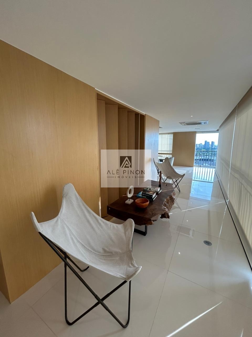 Venda de Apartamento de Luxo com 3 Suítes e 3 Vagas de Garagem na Cidade de - 250m² de Área - Imperdível - Belém