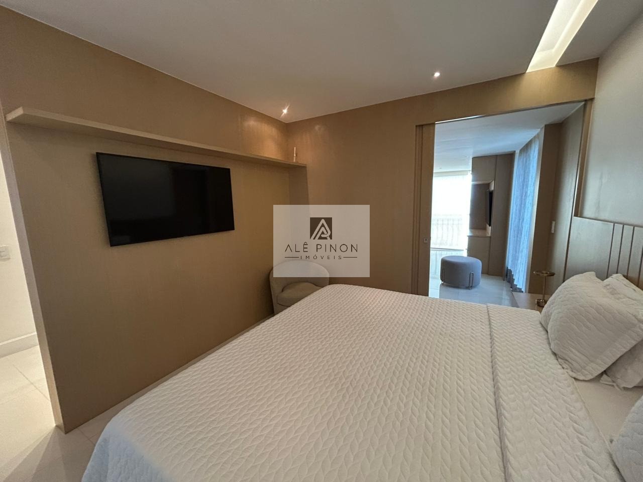 Venda de Apartamento de Luxo com 3 Suítes e 3 Vagas de Garagem na Cidade de - 250m² de Área - Imperdível - Belém