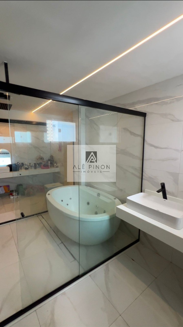 Luxuoso apartamento de 5 quartos e 5 suítes à venda em Batista Campos, Belém-PA, com 3 vagas de garagem e 640m² de área.
