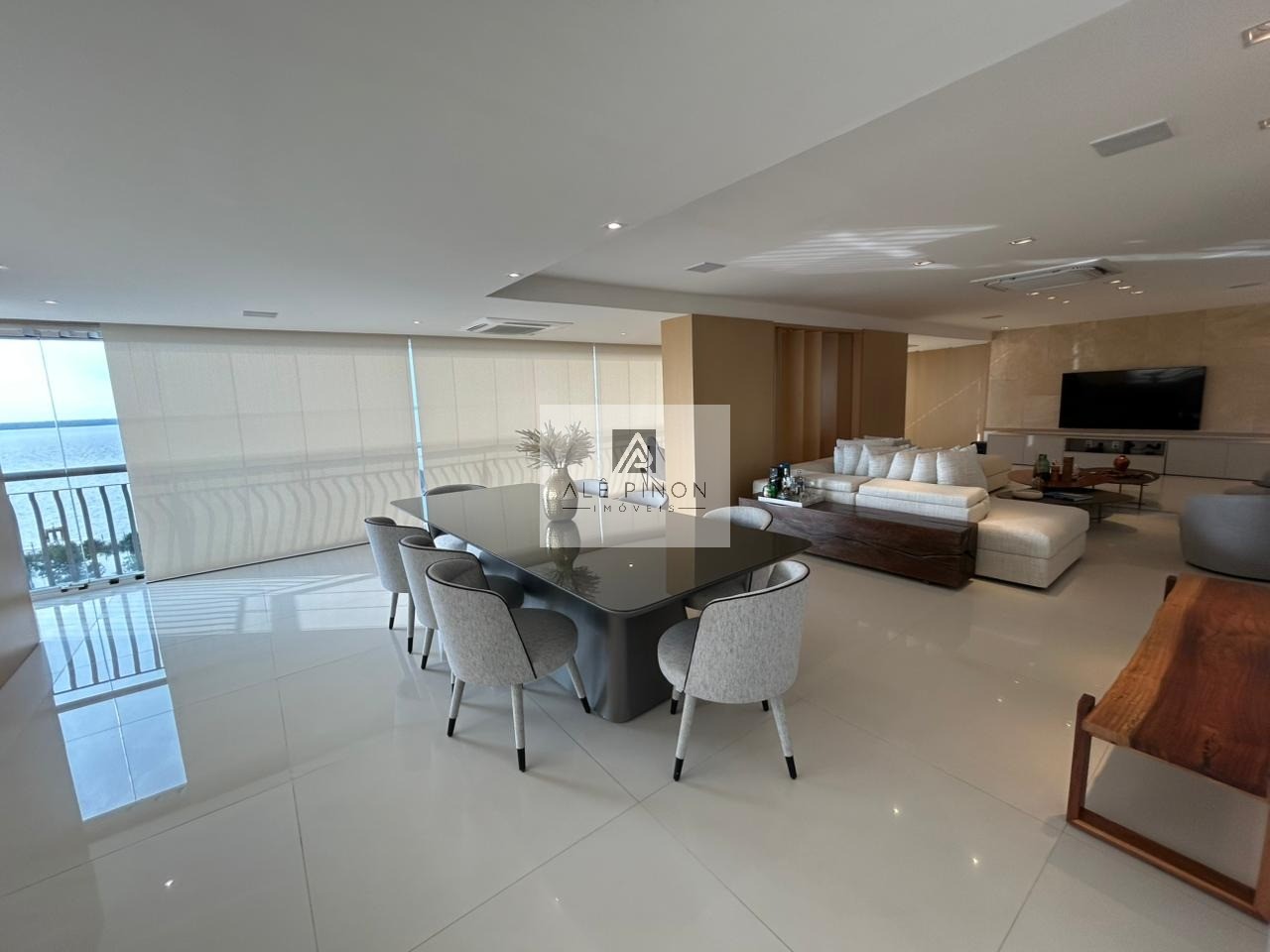 Venda de Apartamento de Luxo com 3 Suítes e 3 Vagas de Garagem na Cidade de - 250m² de Área - Imperdível - Belém
