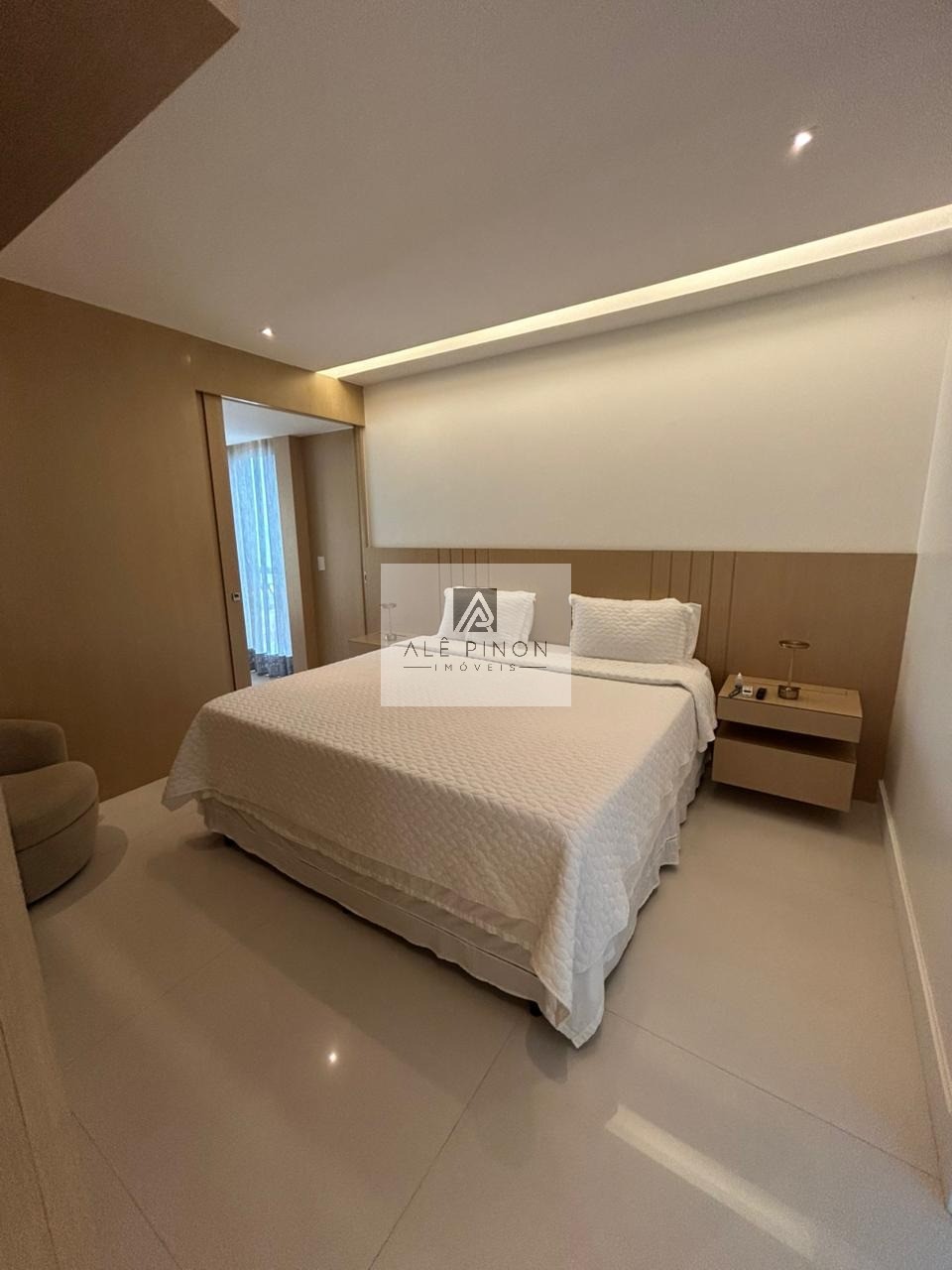 Venda de apartamento de luxo com 3 suítes e 3 vagas de garag