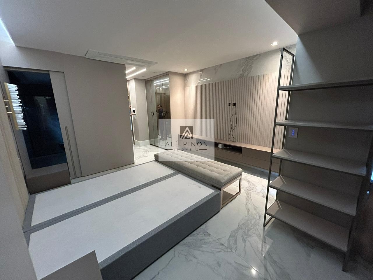 Espetacular apartamento à venda em Belém-PA, bairro Umarizal: 3 quartos, 3 suítes, 1 sala, 5 banheiros, 3 vagas de garagem, 200m²