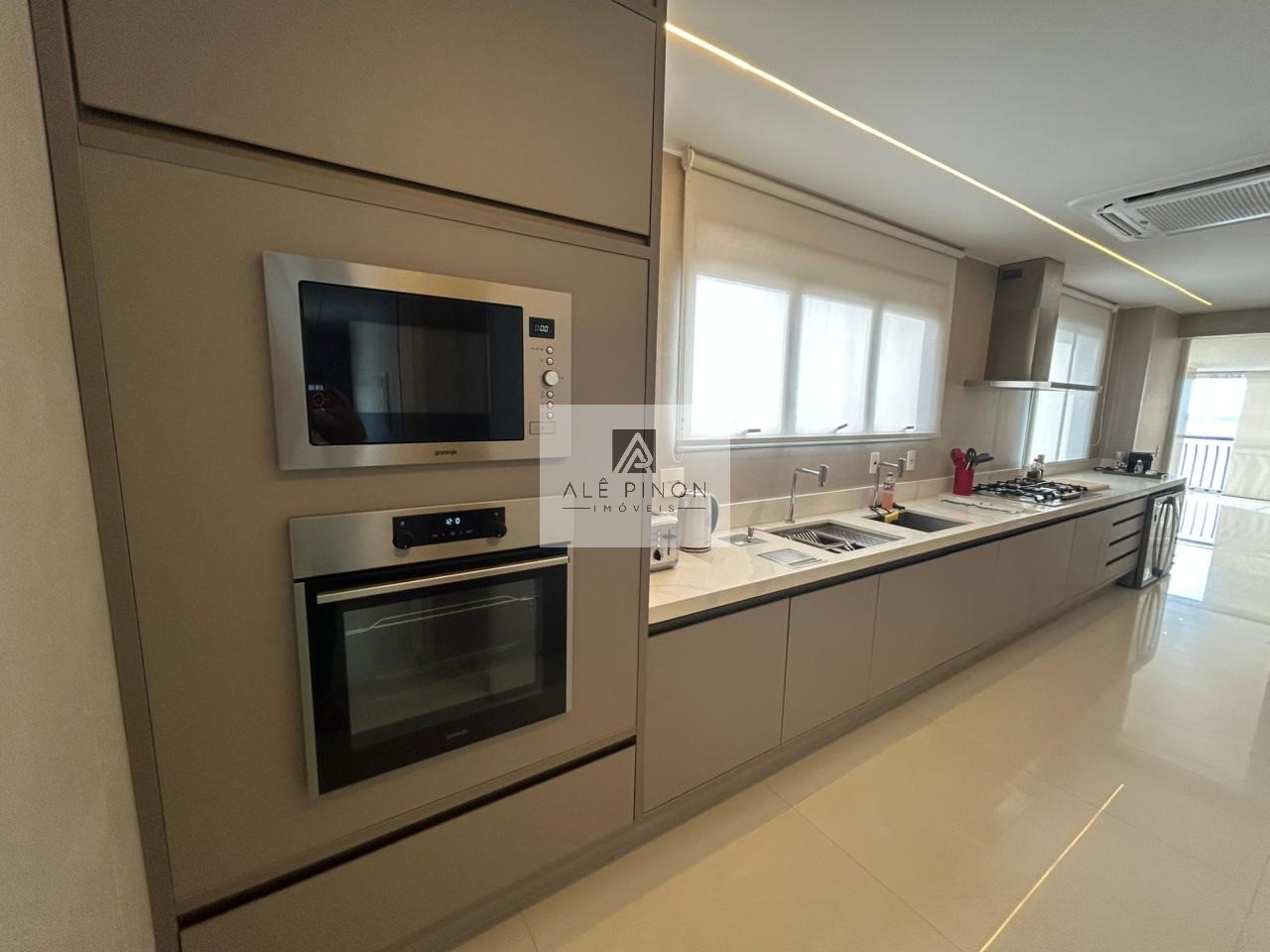 Venda de Apartamento de Luxo com 3 Suítes e 3 Vagas de Garagem na Cidade de - 250m² de Área - Imperdível - Belém