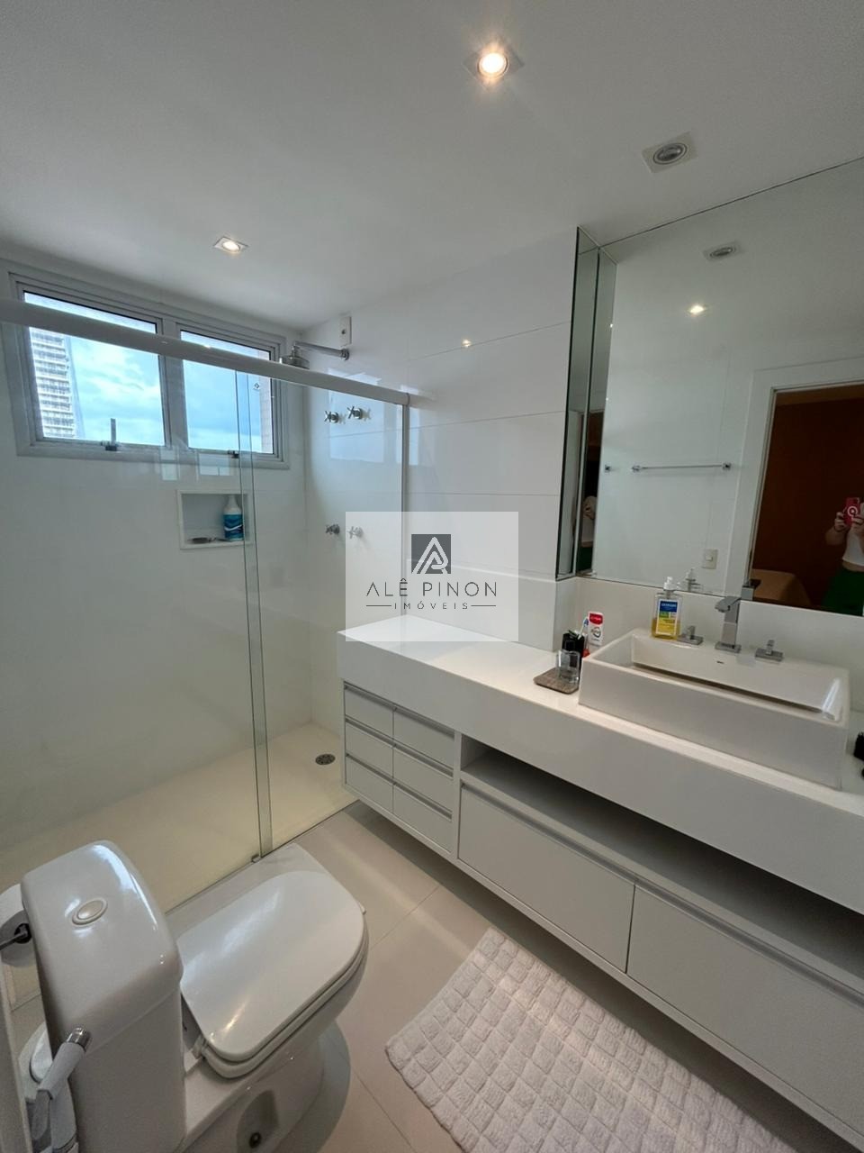 Venda de apartamento de luxo com 3 suítes e 3 vagas de garag