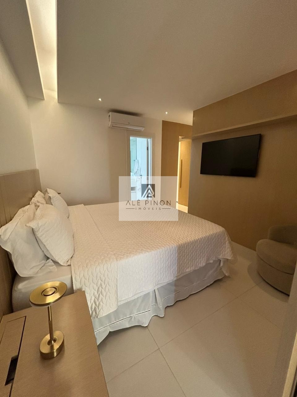 Venda de apartamento de luxo com 3 suítes e 3 vagas de garag