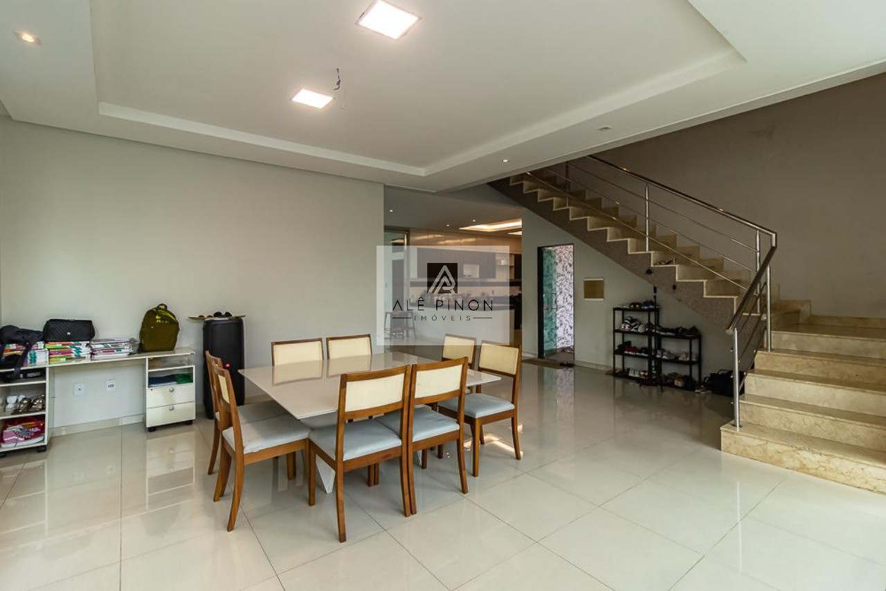 Casa de luxo em condomínio no Parque Verde, Belém-PA: 4 quartos, 4 suítes, 6 banheiros, 6 vagas de garagem, 450m².