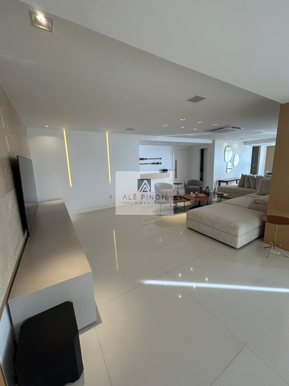 Venda de Apartamento de Luxo com 3 Suítes e 3 Vagas de Garagem na Cidade de - 250m² de Área - Imperdível - Belém