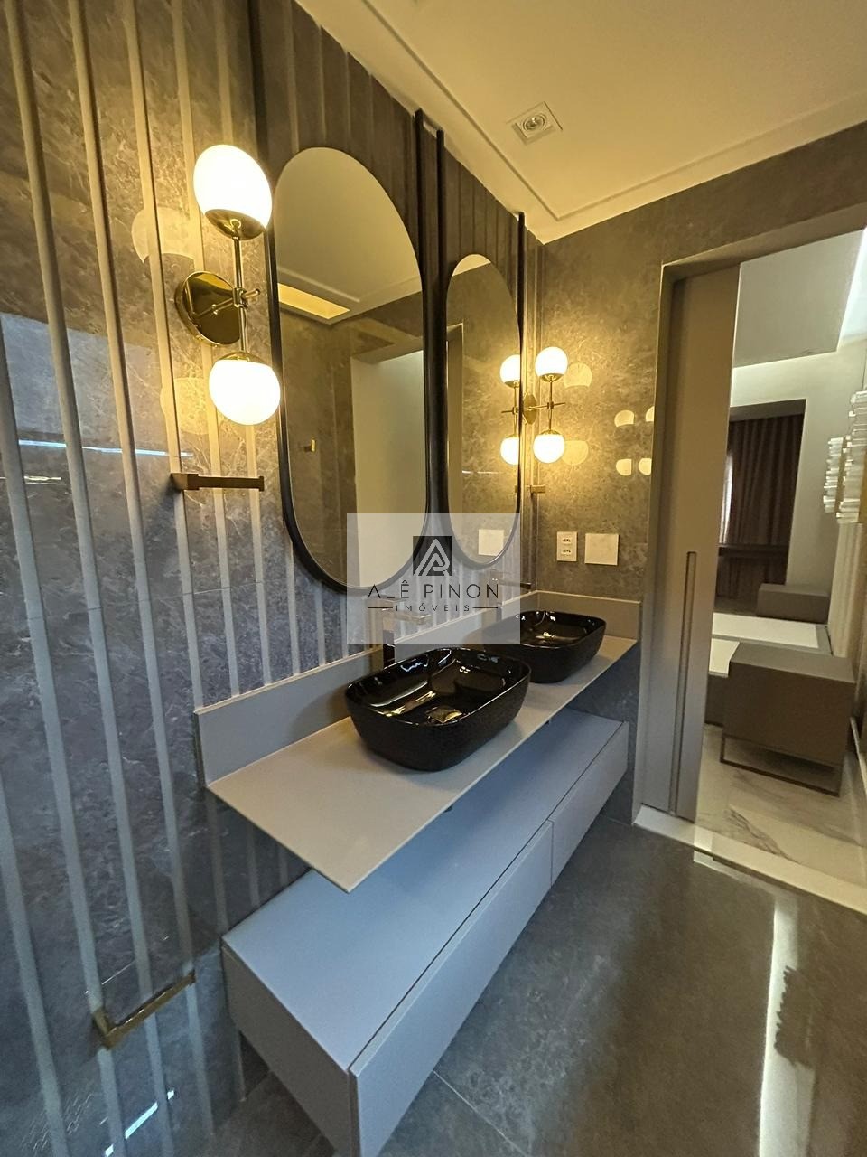Espetacular apartamento à venda em Belém-PA, bairro Umarizal: 3 quartos, 3 suítes, 1 sala, 5 banheiros, 3 vagas de garagem, 200m²