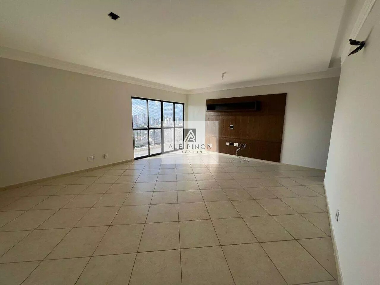 Apartamento à Venda em Belém-PA, São Brás - 3 quartos, 1 suíte, 2 salas, 1 vaga, 136m² de área
