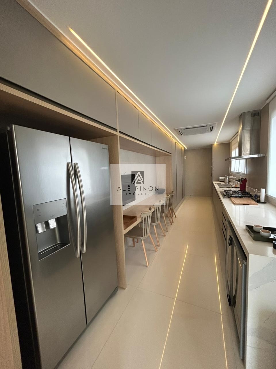 Venda de Apartamento de Luxo com 3 Suítes e 3 Vagas de Garagem na Cidade de - 250m² de Área - Imperdível - Belém
