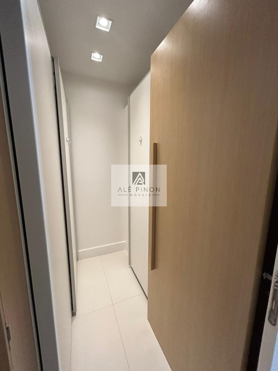 Venda de apartamento de luxo com 3 suítes e 3 vagas de garag