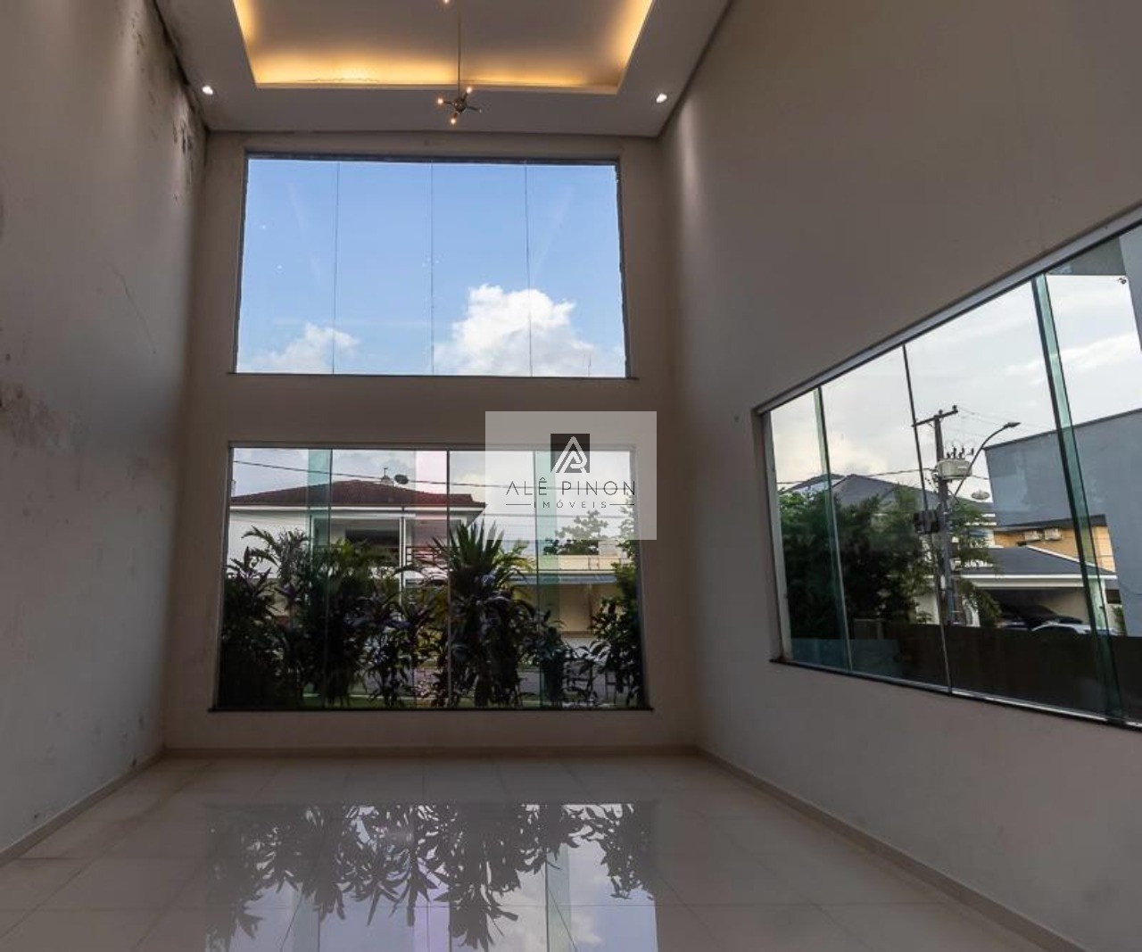 Casa de luxo em condomínio no Parque Verde, Belém-PA: 4 quartos, 4 suítes, 6 banheiros, 6 vagas de garagem, 450m².