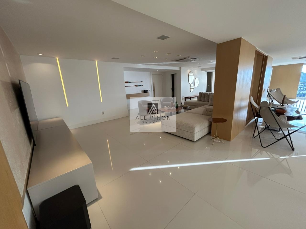 Venda de Apartamento de Luxo com 3 Suítes e 3 Vagas de Garagem na Cidade de - 250m² de Área - Imperdível - Belém