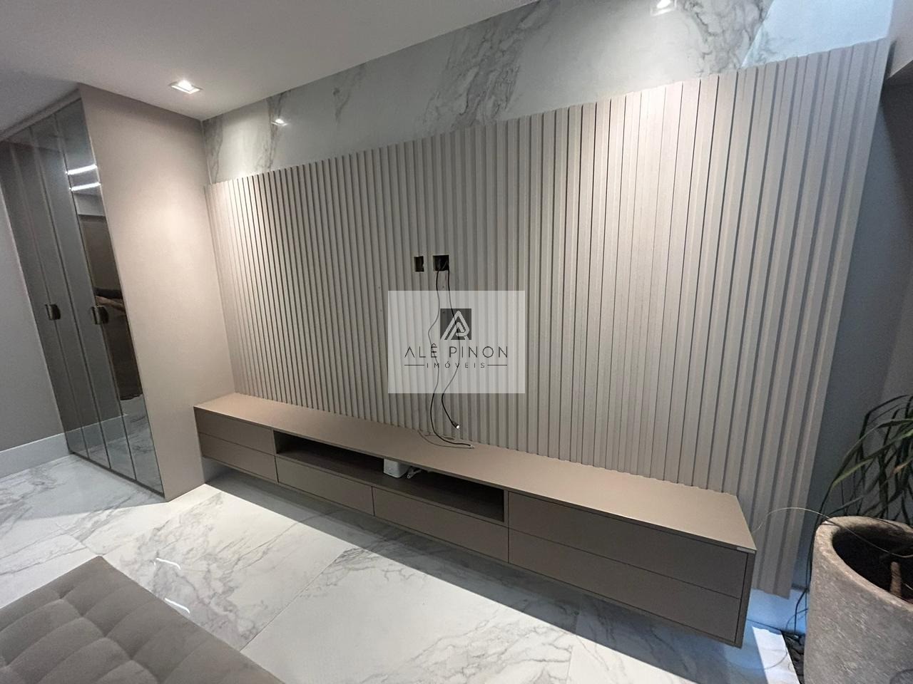 Espetacular apartamento à venda em Belém-PA, bairro Umarizal: 3 quartos, 3 suítes, 1 sala, 5 banheiros, 3 vagas de garagem, 200m²