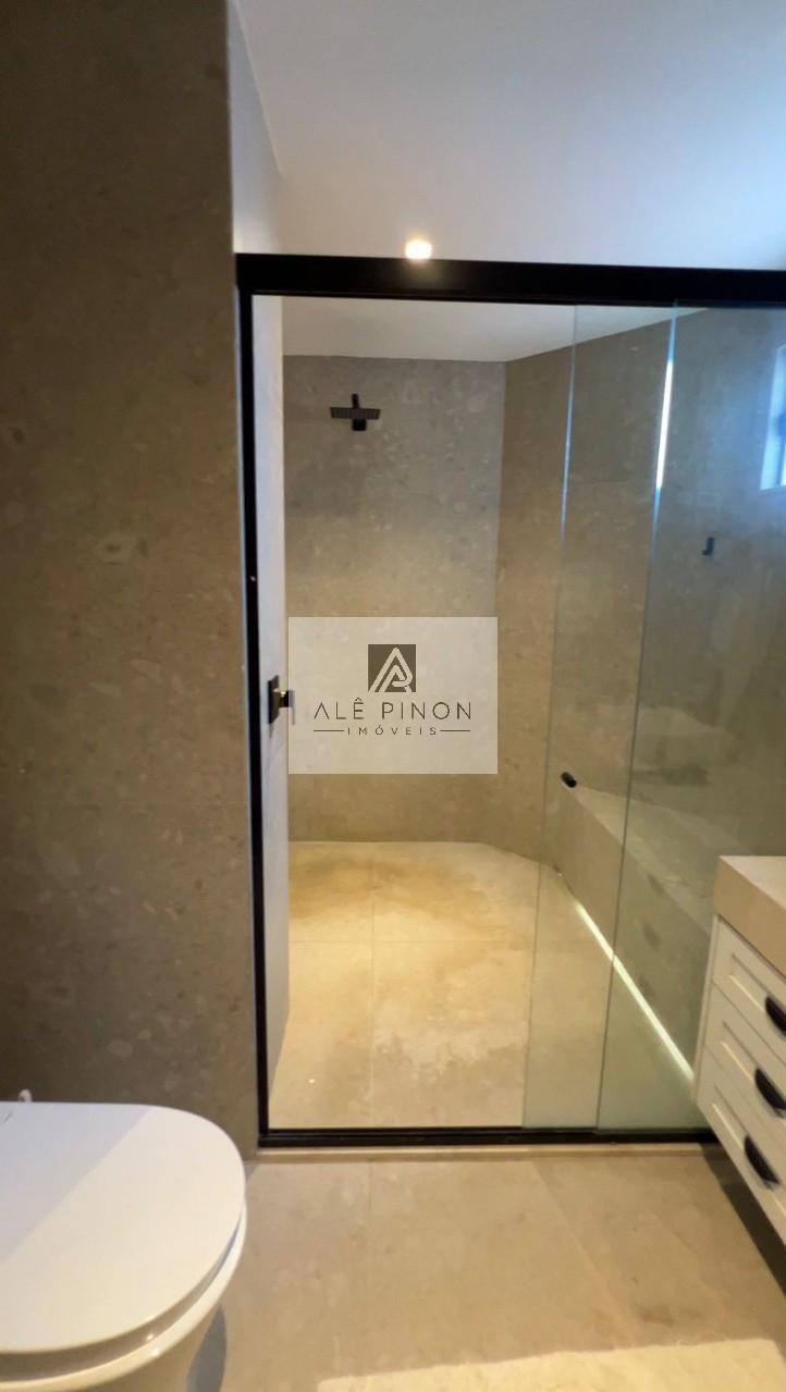 Luxuoso apartamento de 5 quartos e 5 suítes à venda em Batista Campos, Belém-PA, com 3 vagas de garagem e 640m² de área.