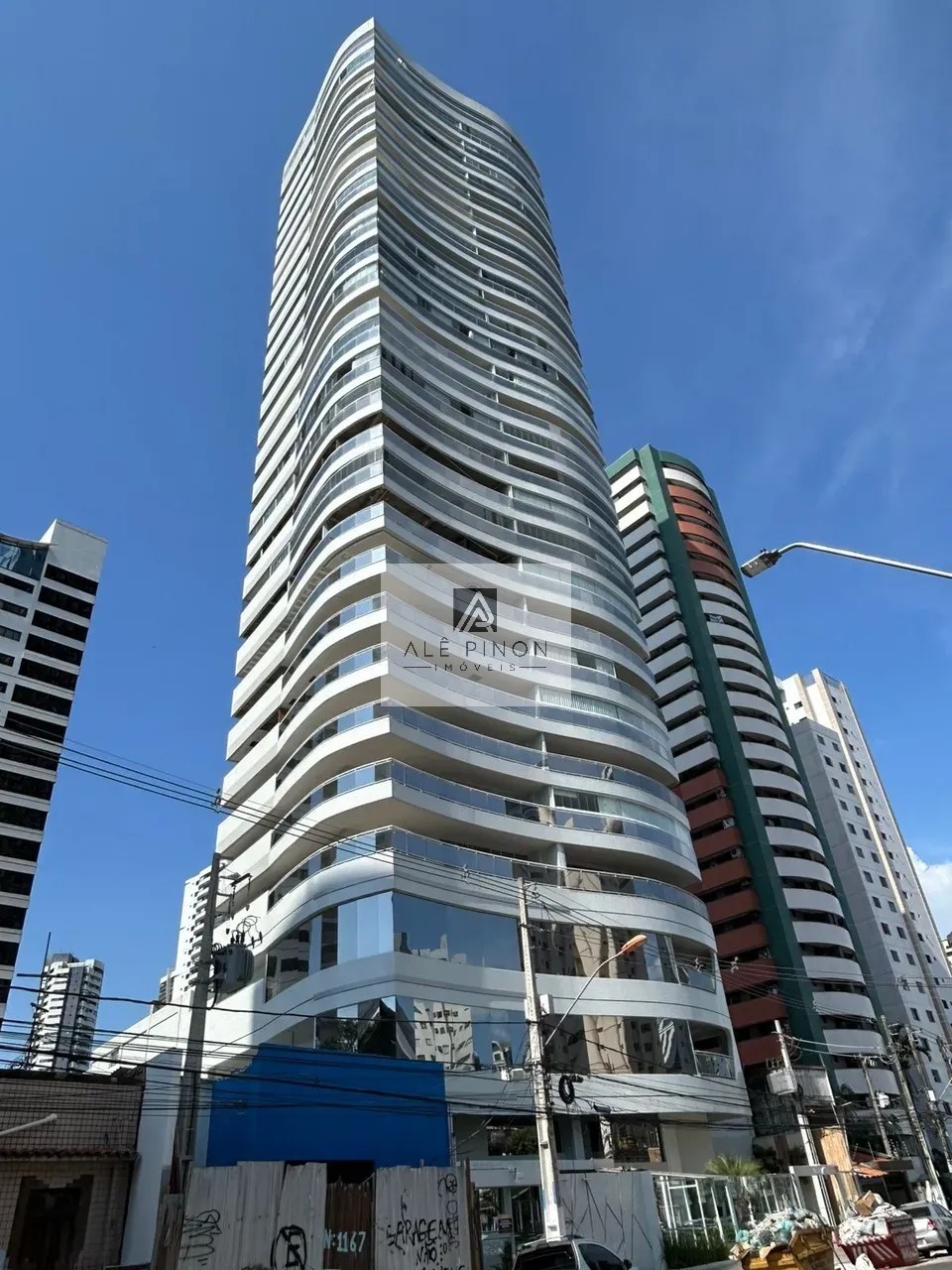 Apartamento de Luxo à Venda em Belém-PA - 3 Quartos, 3 Suítes, 2 Salas, 4 Banheiros, 3 Vagas na Umarizal - 171m².