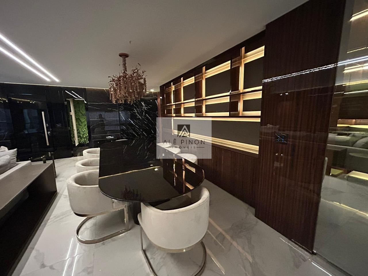 Espetacular apartamento à venda em Belém-PA, bairro Umarizal: 3 quartos, 3 suítes, 1 sala, 5 banheiros, 3 vagas de garagem, 200m²