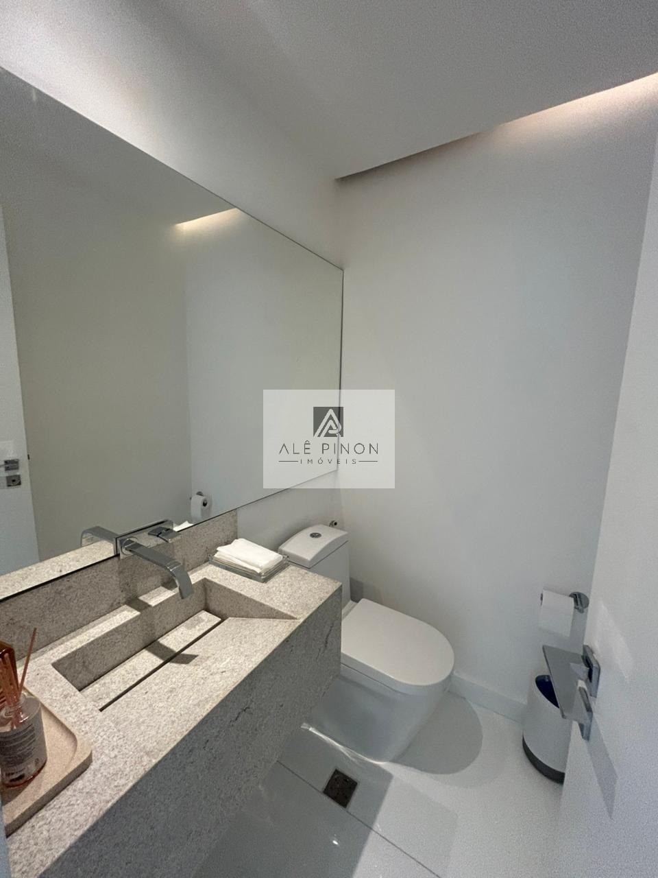 Venda de Apartamento de Luxo com 3 Suítes e 3 Vagas de Garagem na Cidade de - 250m² de Área - Imperdível - Belém