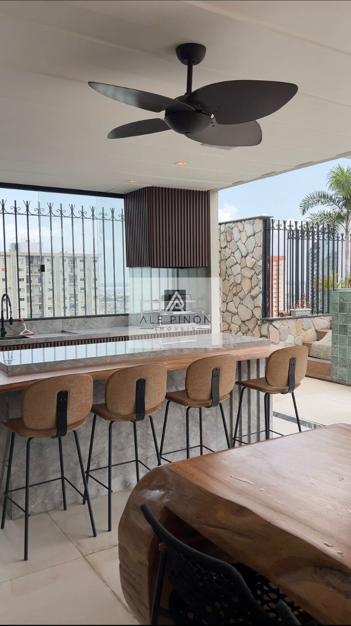 Luxuoso apartamento de 5 quartos e 5 suítes à venda em Batista Campos, Belém-PA, com 3 vagas de garagem e 640m² de área.