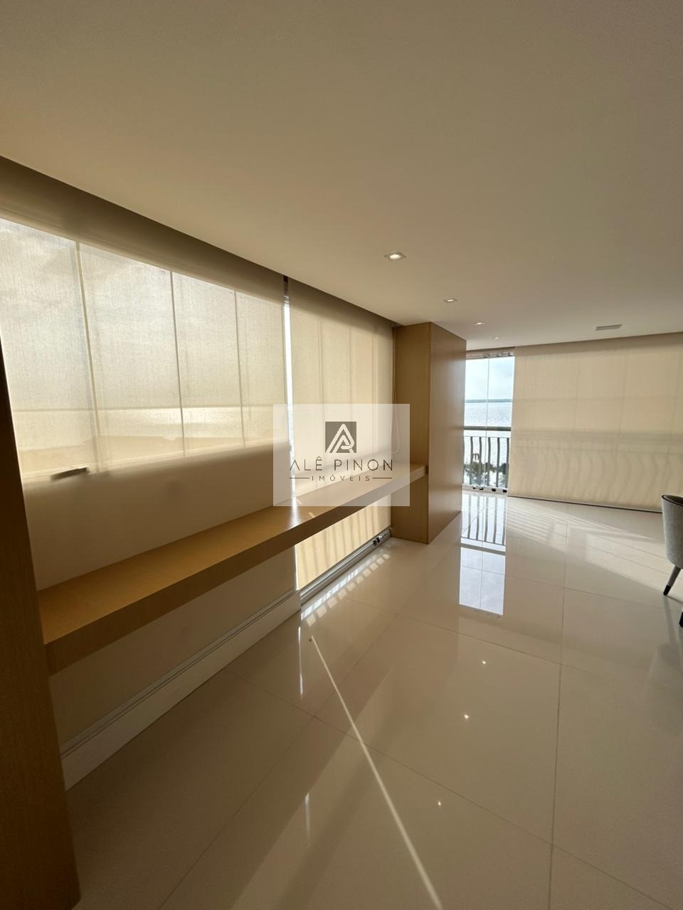 Venda de Apartamento de Luxo com 3 Suítes e 3 Vagas de Garagem na Cidade de - 250m² de Área - Imperdível - Belém