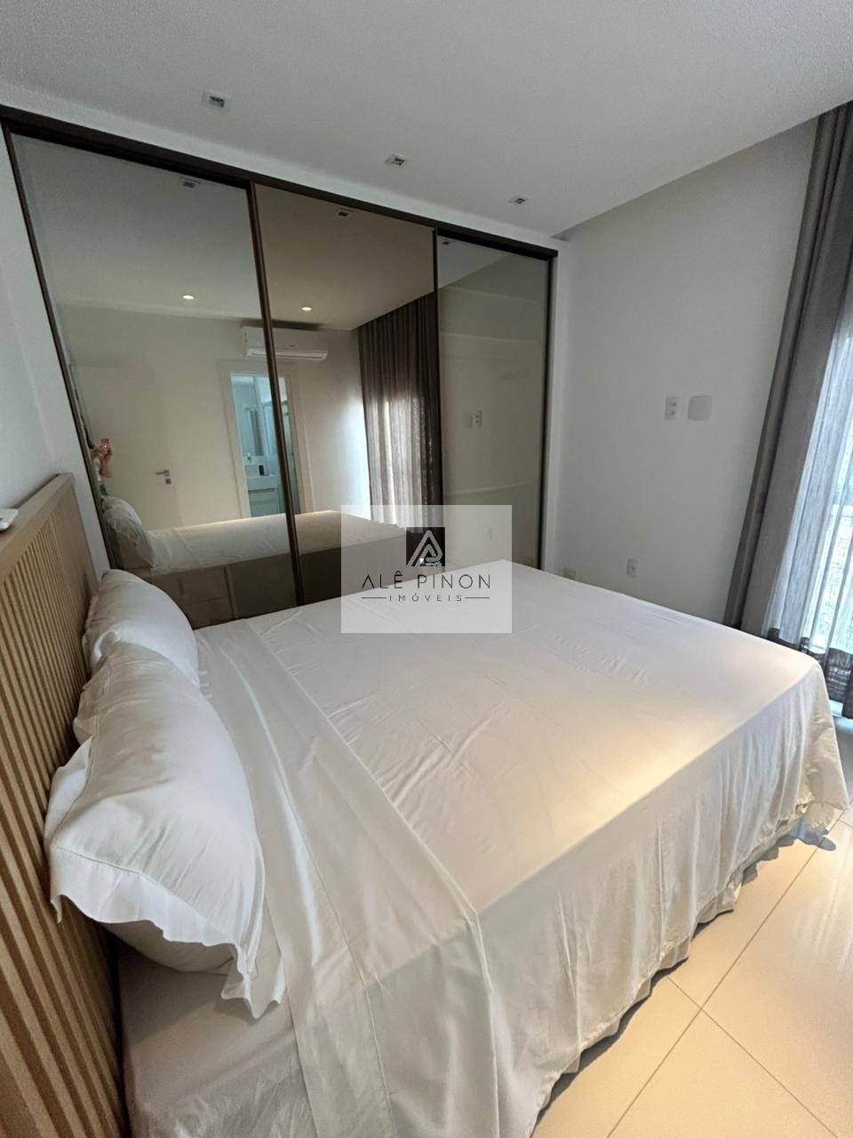 Venda de apartamento de luxo com 3 suítes e 3 vagas de garag