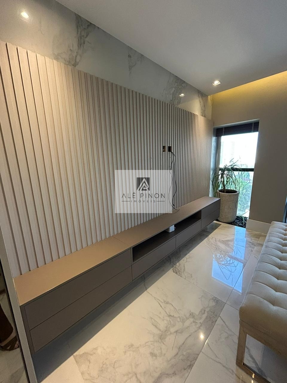 Espetacular apartamento à venda em Belém-PA, bairro Umarizal: 3 quartos, 3 suítes, 1 sala, 5 banheiros, 3 vagas de garagem, 200m²