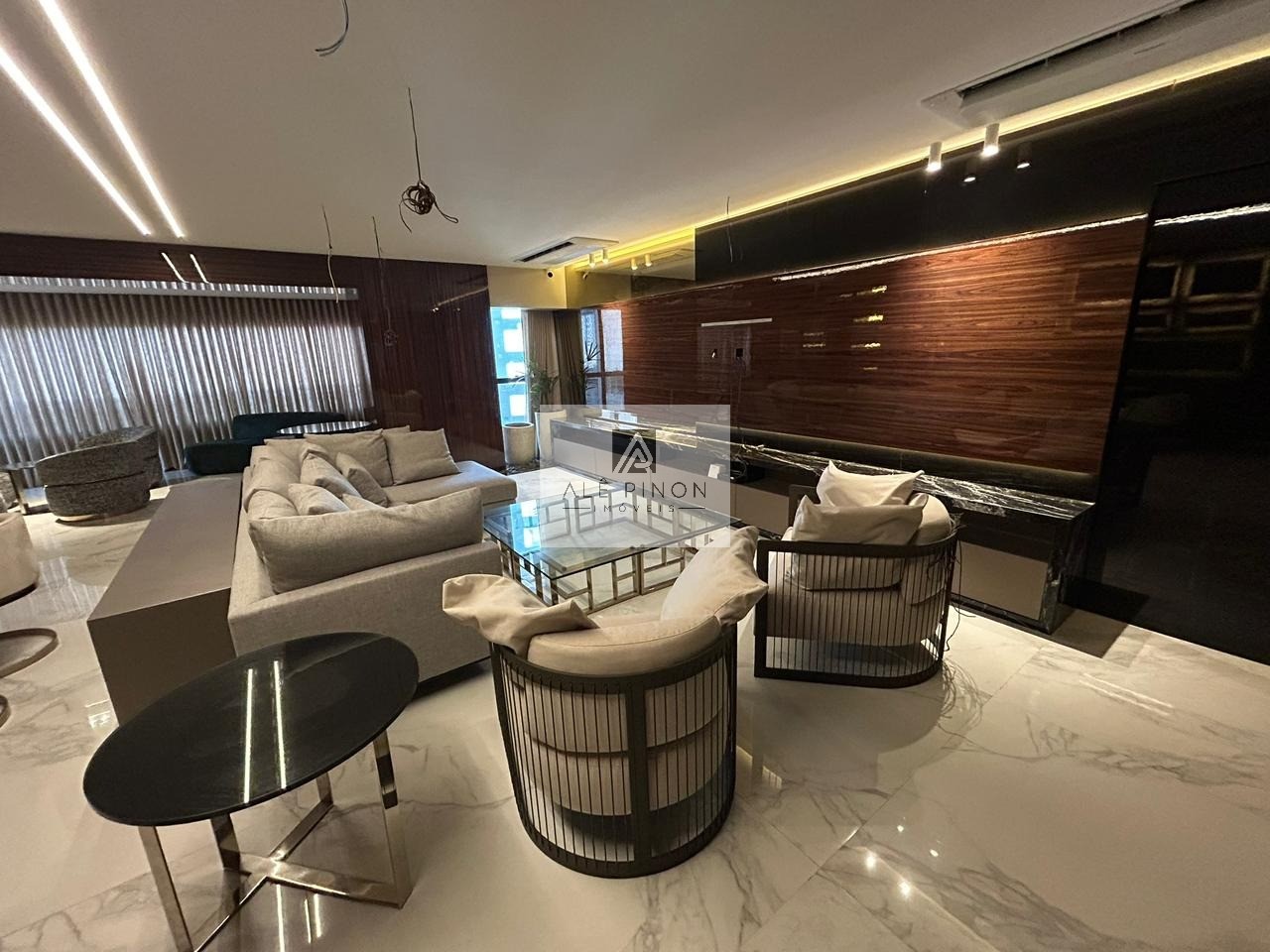 Espetacular apartamento à venda em Belém-PA, bairro Umarizal: 3 quartos, 3 suítes, 1 sala, 5 banheiros, 3 vagas de garagem, 200m²