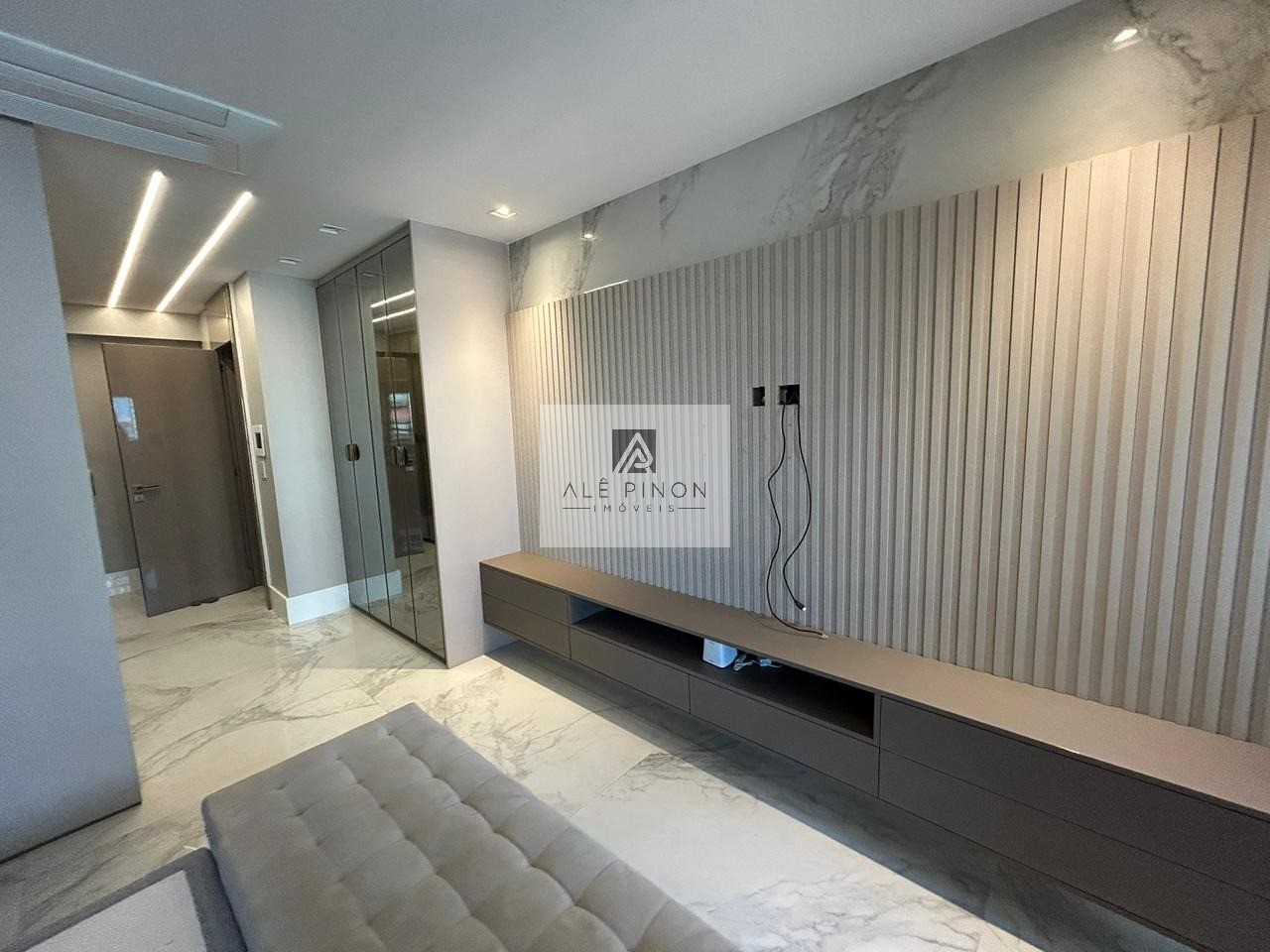 Espetacular apartamento à venda em Belém-PA, bairro Umarizal: 3 quartos, 3 suítes, 1 sala, 5 banheiros, 3 vagas de garagem, 200m²