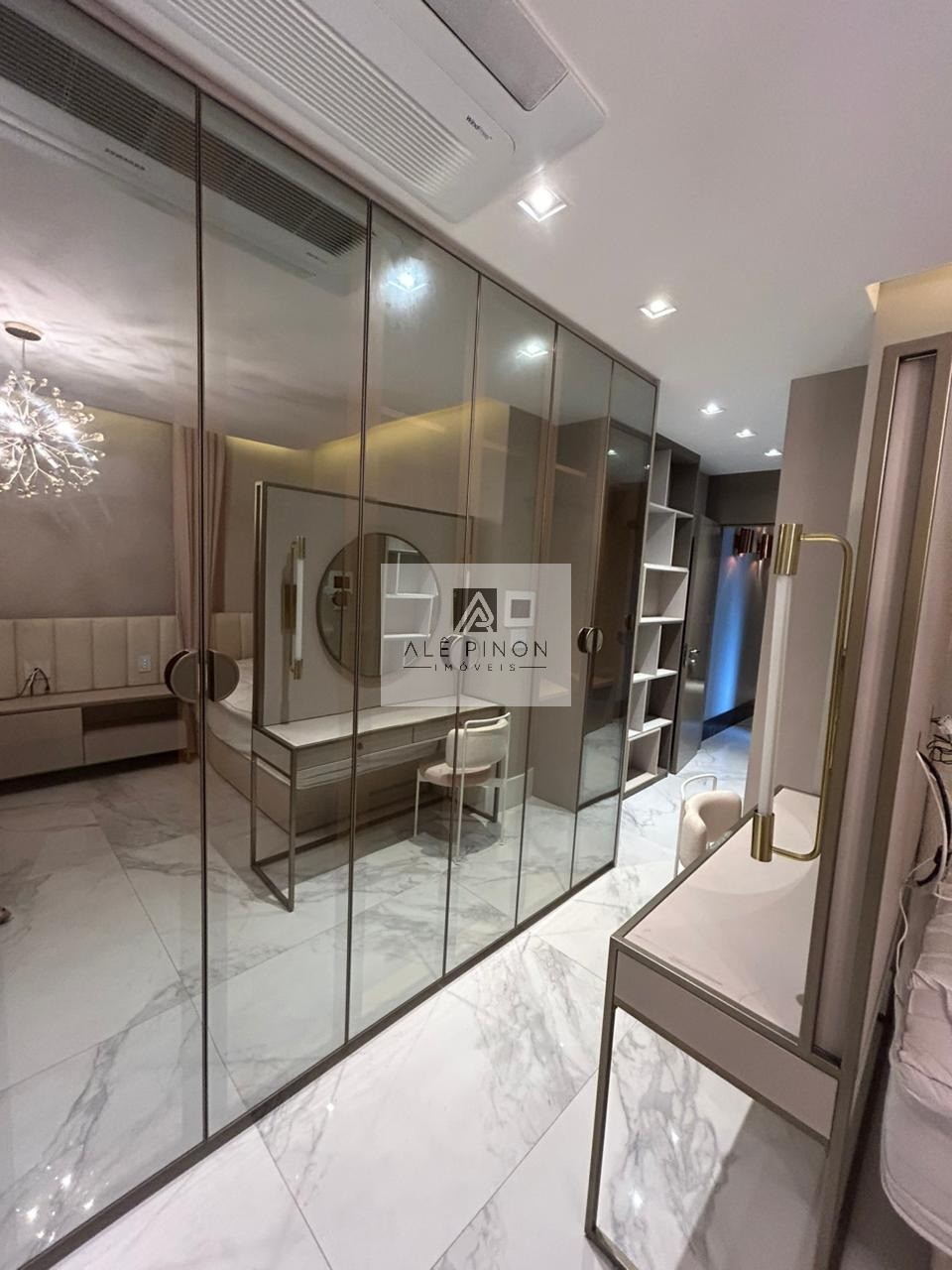 Espetacular apartamento à venda em Belém-PA, bairro Umarizal: 3 quartos, 3 suítes, 1 sala, 5 banheiros, 3 vagas de garagem, 200m²
