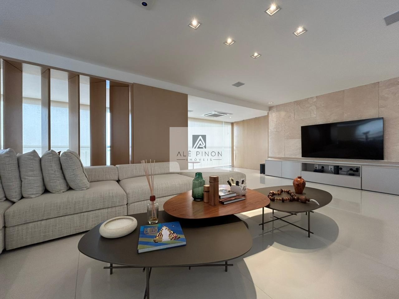 Venda de apartamento de luxo com 3 suítes e 3 vagas de garag
