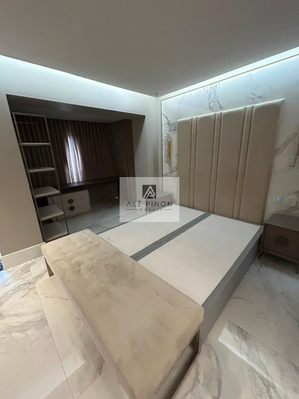 Espetacular apartamento à venda em Belém-PA, bairro Umarizal: 3 quartos, 3 suítes, 1 sala, 5 banheiros, 3 vagas de garagem, 200m²