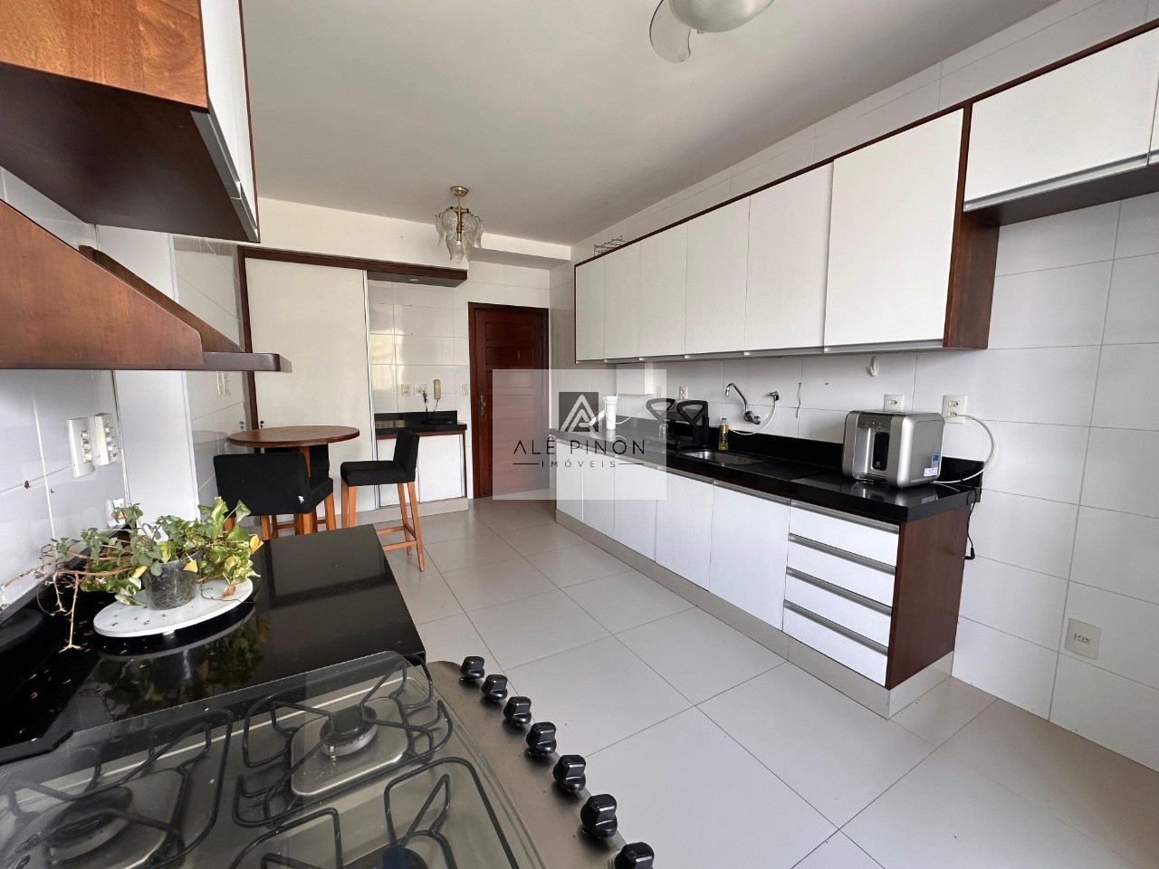 Imperdível apartamento de 3 quartos e 3 suítes no são brás, 