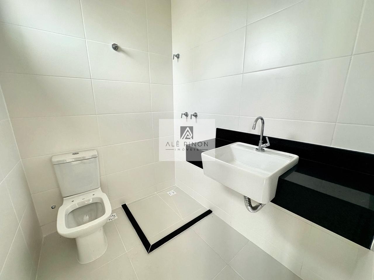 Apartamento de luxo à venda em Belém-PA, bairro Nazaré:4 suítes, 2 salas, 4 banheiros, 3 vagas, 170m².