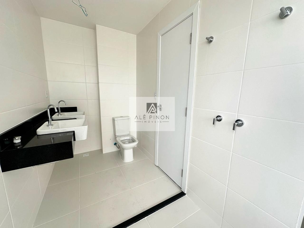 Apartamento de luxo à venda em Belém-PA, bairro Nazaré:4 suítes, 2 salas, 4 banheiros, 3 vagas, 170m².